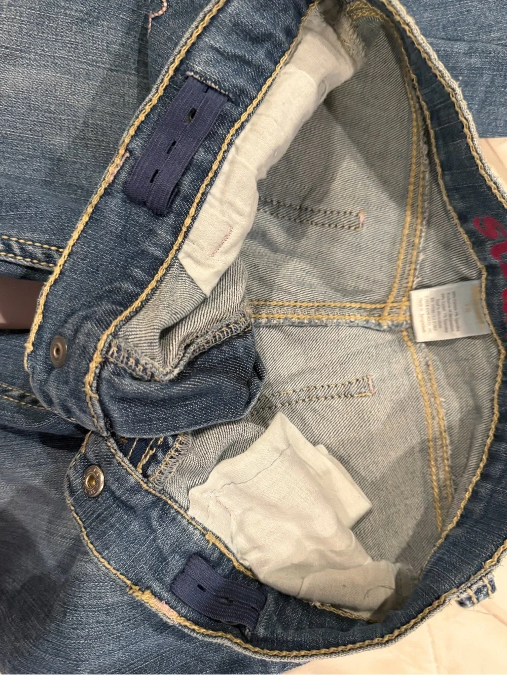 Gymboree girls straight leg denim heart rhinestone pocket embellished. SZ 10